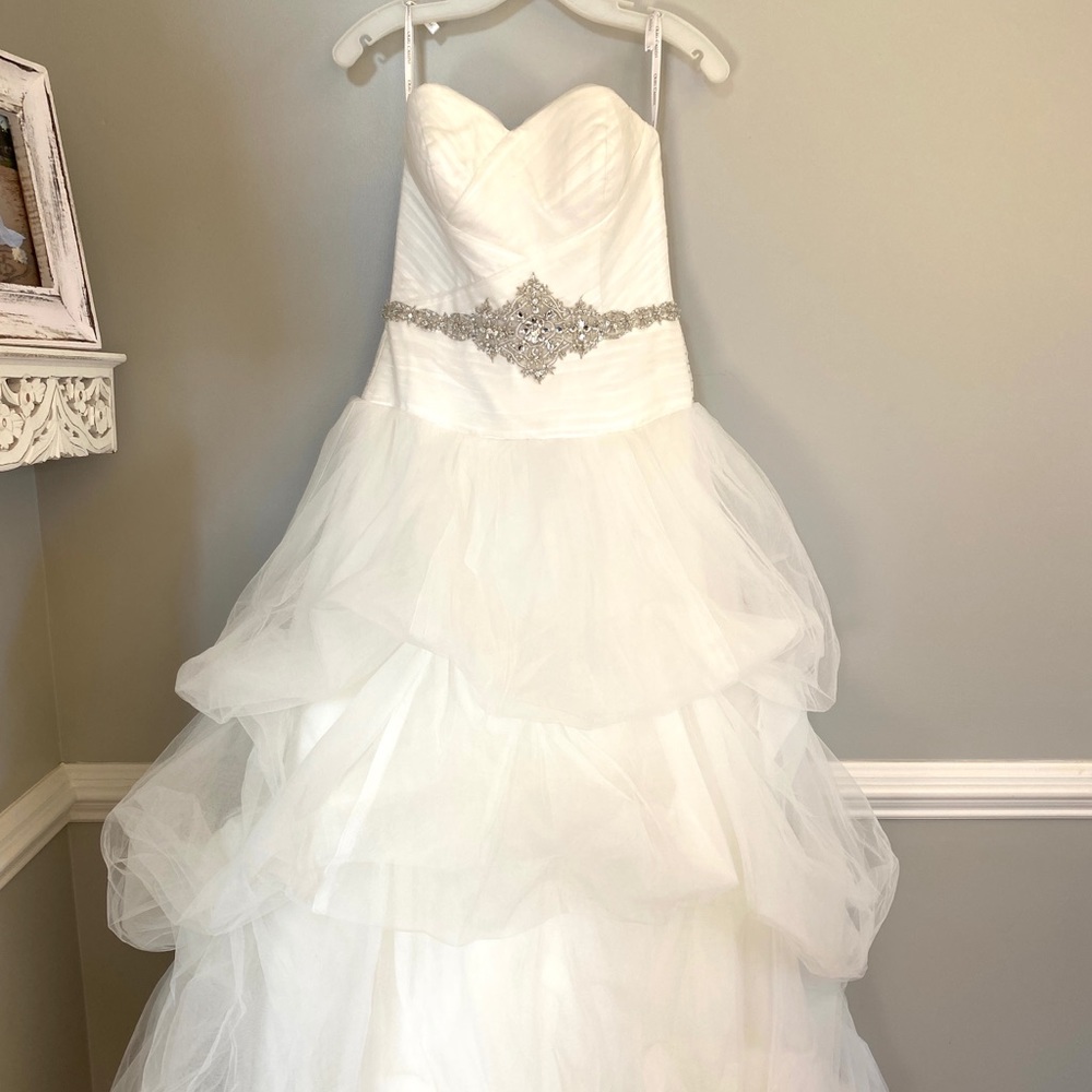 Oleg Cassini Couture Bridal Gown - Picture 7 of 13